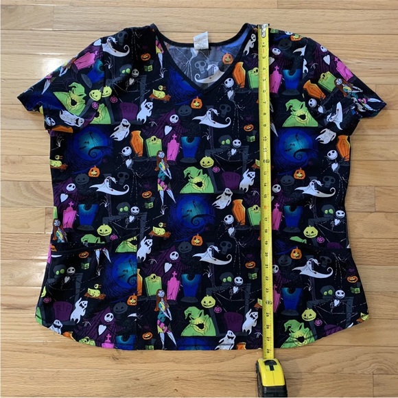 Disney Tim Burton’s The Nightmare Before Christmas Scrub Top 2XL Oogie Boogie - Picture 5 of 9